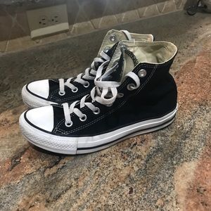 Converse high top shoes size 6.5